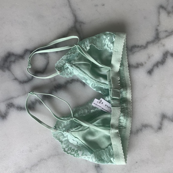 Teal lace  bra! - Picture 2 of 4